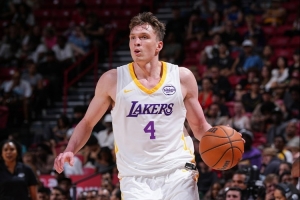 媒体人：独行侠巨人阵外线防守覆盖差 克内克特人见人欺没啥水平