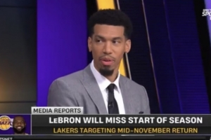 丹尼-格林：邓肯小卡缺阵时我们有体系 但老詹缺阵体系就不一样了