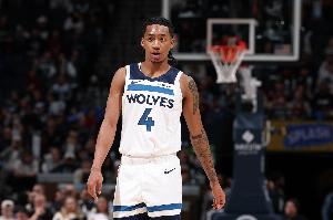 替补席尖兵！迪林厄姆11中6 得到13分5助攻&仅1次失误