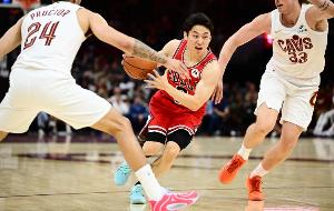 队记：多诺万认可河村产生的积极影响 后者将在芝加哥接受治疗