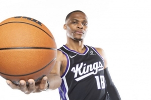 社媒回应！威少晒定妆照迎接新赛季 詹姆斯点赞