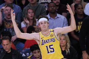 3000万合同还有吗？里夫斯26分9助+5误5犯 末节造杀伤13分扛进攻