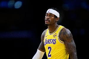 范德比尔特：第三节开局也很重要 下半场的首发得提前回场内热身