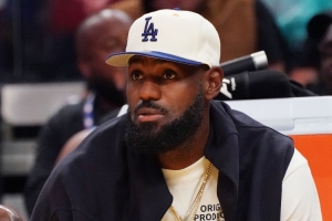 Buha：从詹姆斯参与讨论的表现来看 他似乎没有像往常那样投入