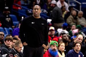 媒体人：面包给尼克斯带来的改变立竿见影 长轮换 加快进攻节奏