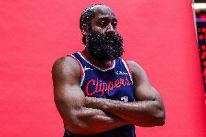 哈登谈上半场连续进：我们需要这些进球 当时落后着 要更有侵略性