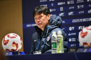 李霄鹏为国安辩护：我也经常在主场被喊下课 球迷应该保持宽容