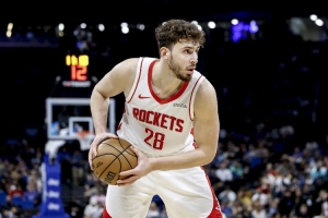 小里弗斯：申京是现役第三好的中锋 我把唐斯排在第二