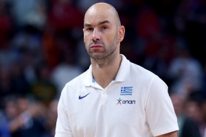 带队获得欧锦赛铜牌！希腊篮协：斯潘诺里斯将继续出任男篮主帅