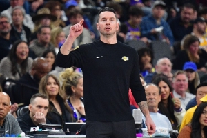 湖记：缺少三大主力仍有人顶上 今年的湖人或许是来真的了