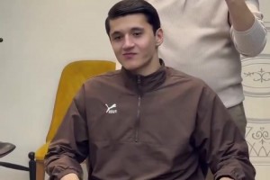 要结婚了！胡桑诺夫的新发型帅气逼人