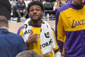 布朗尼回怼观众席的黑子🤣