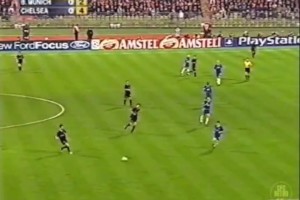 边路飞猪！施魏因斯泰格踢边锋时期的犀利突破