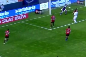 金边🐅！本泽马致敬范巴斯滕的神级小角度凌空爆射