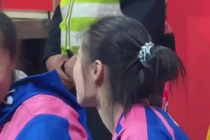 替补席的欢乐局！哈哈哈哈哈哈哈....