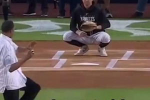 美国网友嘲讽A史密斯：球员时代只是一个场均1.5分的废物！