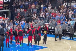 被交易后首次回到雷霆主场！基迪赛前出场，受到雷霆主场欢呼！