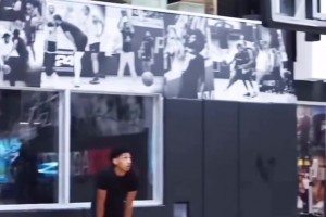 下赛季会在哪里呢？在三次运球的单挑中，KD依旧无人能挡！