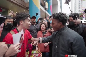 抽象！甲亢哥现场遇到了中国梅西，结果发现这人是中国C罗🤣