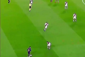 简直就是艺术品！梅西撕裂防守的传球太随心所欲了！