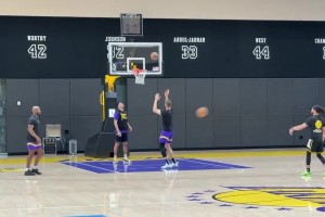 颤抖吧！克莱伯已经参加投篮训练 完全体湖人要来了😤