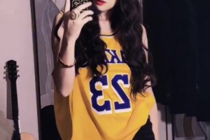 这大长腿！现在女詹密都这么卷了吗