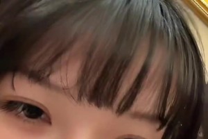 这就开始直播啦🤭绍兴甜妹向网友展示甲亢哥的签名~