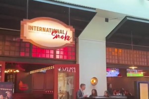 为老婆打广告！一起来看看库里今天提到的餐厅有什么样的美食~