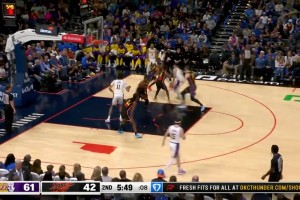 看的布朗尼直接抱头！东契奇脑后妙传文森特飚进三分，秀翻全场！