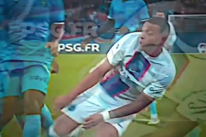 浪费了一次世纪助攻！解说员：姆巴佩，这球要打进啊！