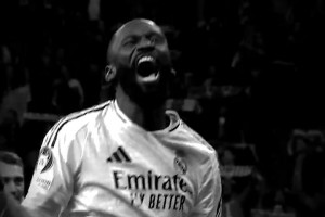 皇马官方黑白色调短片预热战枪手，配文：弥漫着冠军的气息✨