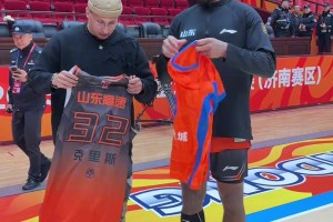 足篮梦幻联动！克雷桑与克里斯双向奔赴，追星成功！