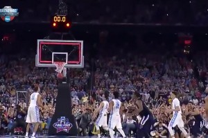 名场面！2016年NCAA决赛维拉诺瓦绝杀北卡夺冠！布伦森大桥哈特迪文都在场