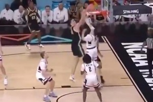 遗憾！去年NCAA决赛，扎克-埃迪面对克林根空砍37分10板