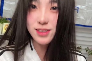 皇马美女球迷博主：枪手完美表现显得我们很平庸，心都碎了