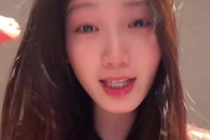 胡小凡：也许这场的比分不重要，但看到穆勒进球那一刻我热泪盈眶