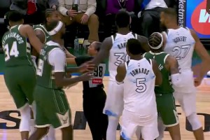 暴脾气💥波特戈贝尔夹手臂冲突均吃T！后者抱腿被波特大力推搡