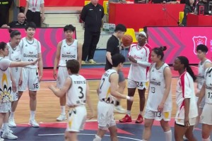 🤩眼睛简直没有一秒从姐身上离开过…