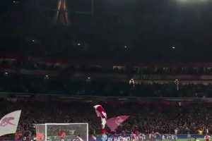 赖斯任意球再次打进！场下塔帅和任意球教练抱头震惊