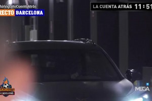 巴萨4-0大胜！拉波尔塔开车绕圈、疯狂鸣笛，开启全面狂欢😂