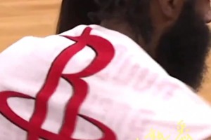 永远的火箭人！上赛季快船击败火箭之后 哈登披上了火箭的毛巾~