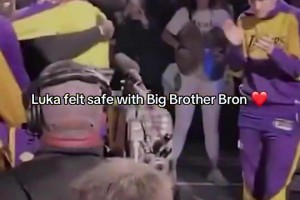 好家伙，詹姆斯赛前竟“打哭”东契奇😭😁