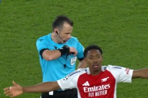 赖斯一战封神，然而18岁斯凯利同样在对阵皇马时大放异彩