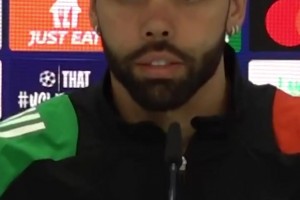 记者谈欧冠皇马首回合0-3阿森纳，C罗：逆转吧，马德里，加油！