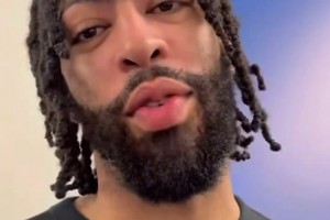 🥰浓眉祝贺篮球女神佩奇成为WNBA状元