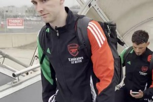 剑指四强！阿森纳众将抵达马德里，备战vs皇马次回合