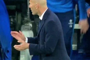 三连冠之路！16年欧冠C罗伯纳乌上演帽子戏法！皇马3-2逆转狼堡！