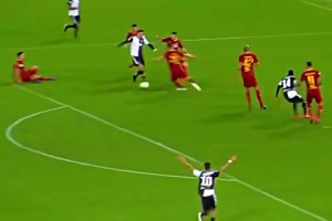 日复一日的自律！35岁的C罗依然在球场上游刃有余！