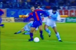 球星千千万，但只有他是外星人！大罗这球，是真的逆天啊！