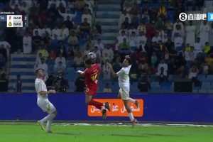 胜利门将出击送空门！南德斯助攻奥巴梅扬头球轰炸得手！